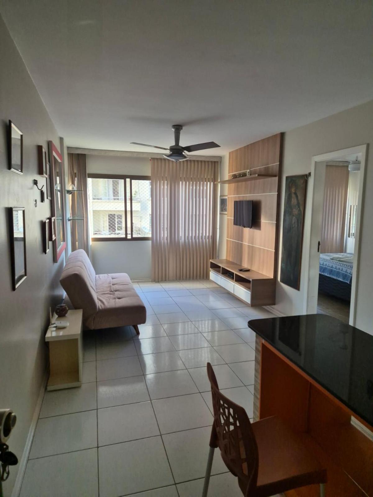 Apartamento 302 *