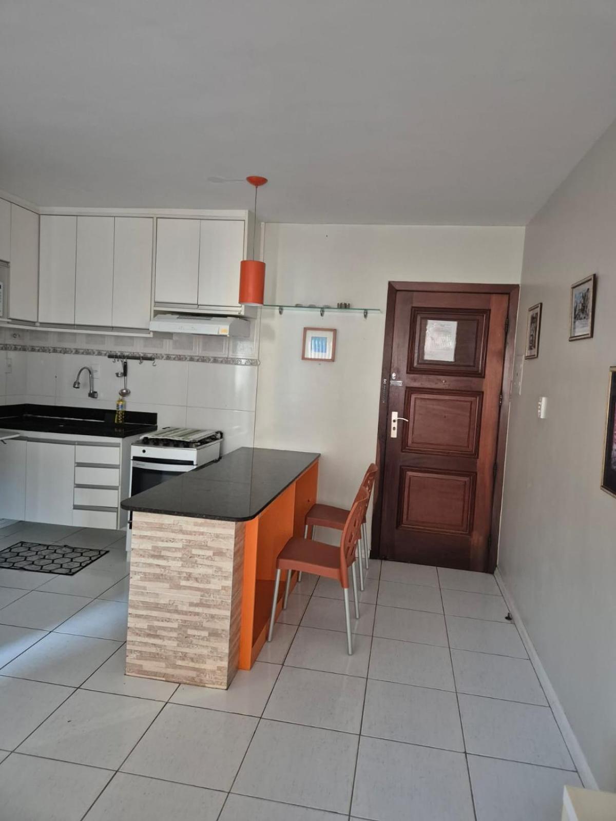 Apartamento 302 *